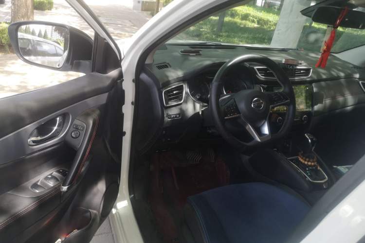 Used Nissan Qashqai 2019 2.0L CVT Luxury Edition Interior 3