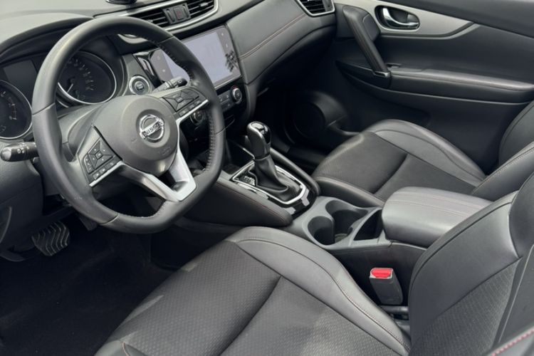 Used Nissan Qashqai 2019 2.0L CVT Luxury Edition Interior 4