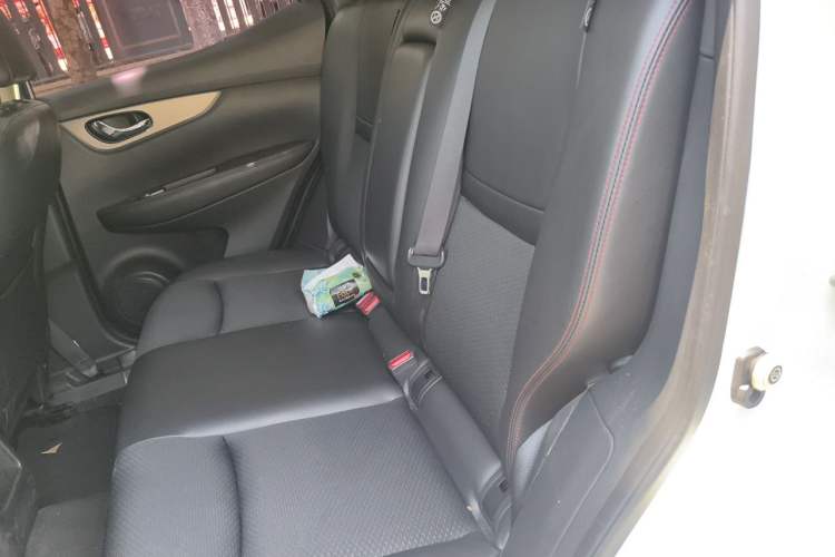Used Nissan Qashqai 2019 2.0L CVT Luxury Edition Interior 4