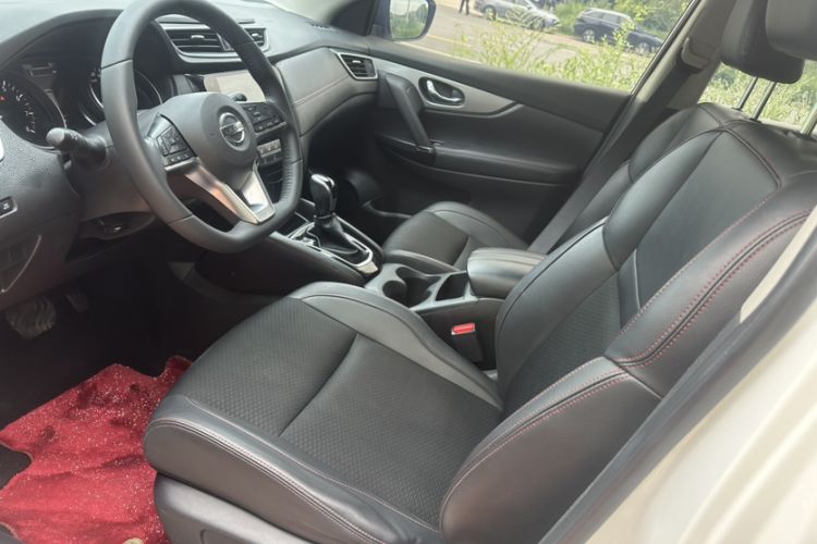 Used Nissan Qashqai 2019 2.0L CVT Luxury Edition Interior 4