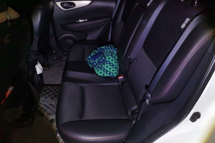 Used Nissan Qashqai 2019 2.0L CVT Luxury Edition Interior 4
