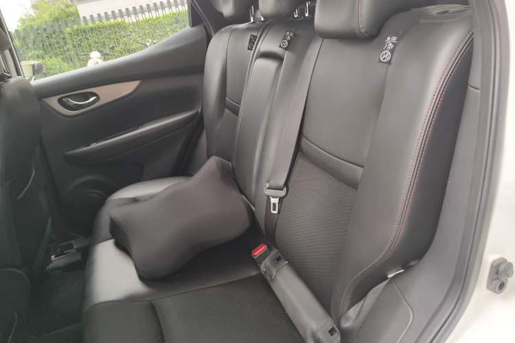Used Nissan Qashqai 2019 2.0L CVT Luxury Edition Interior 4