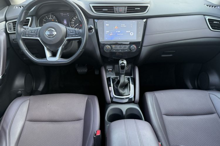 Used Nissan Qashqai 2019 2.0L CVT Luxury Edition Interior 9