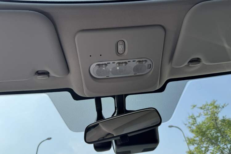 Used Nissan Qashqai 2019 2.0L CVT Luxury Edition Interior 9