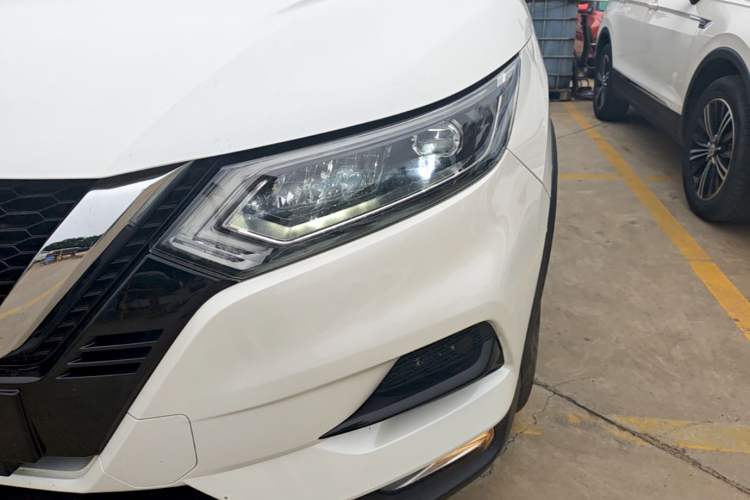 Used Nissan Qashqai 2019 2.0L CVT Luxury Edition Left Front Headlight
