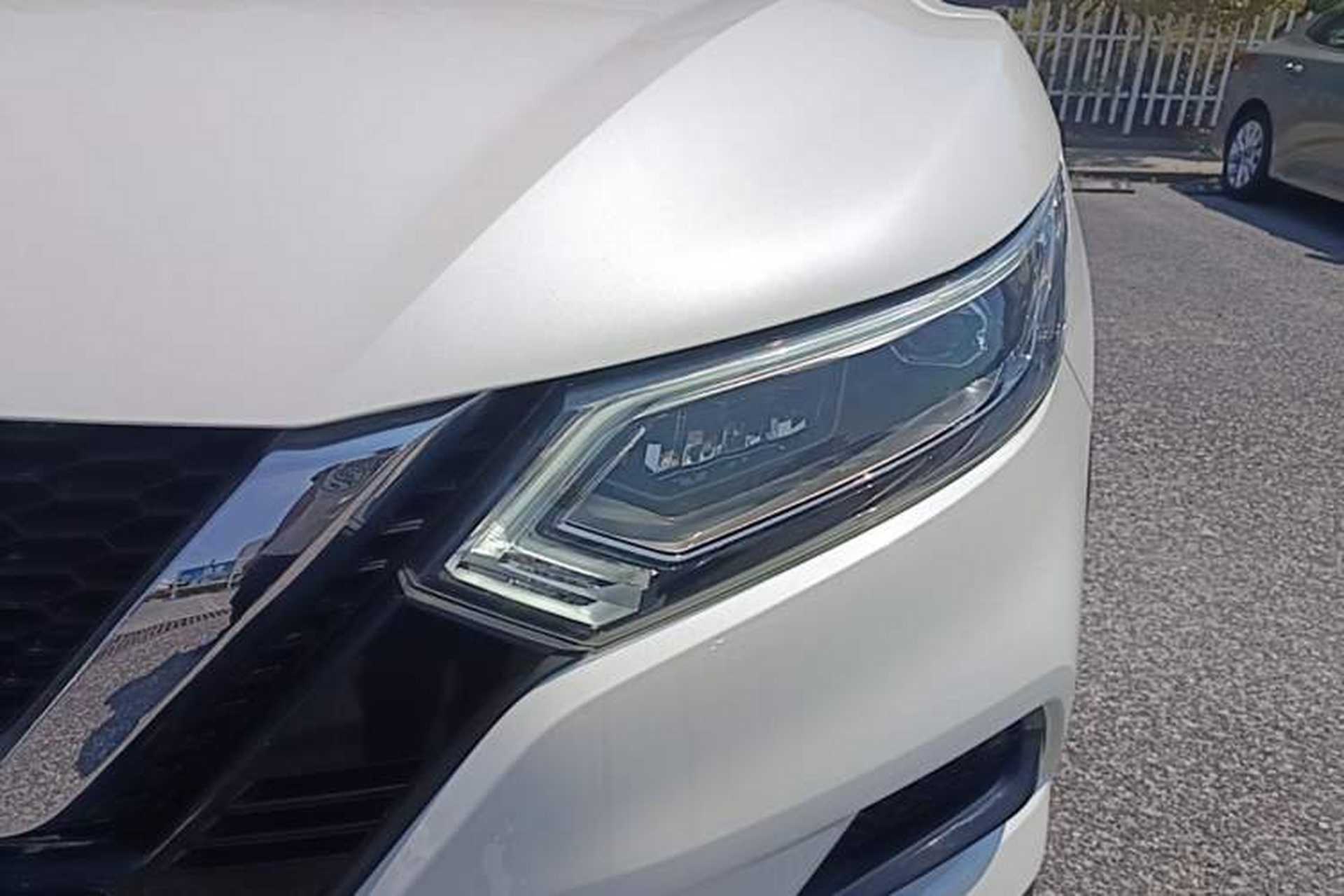 Used Nissan Qashqai 2019 2.0L CVT Luxury Edition Left Front Headlight