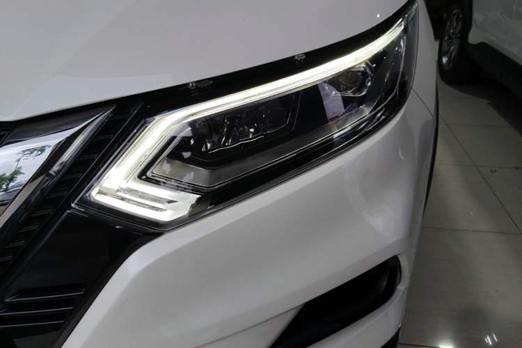 Used Nissan Qashqai 2019 2.0L CVT Luxury Edition Left Front Headlight