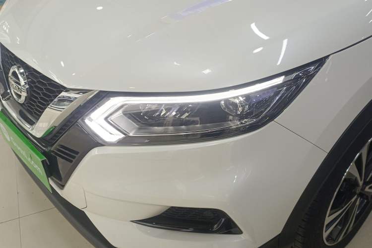 Used Nissan Qashqai 2019 2.0L CVT Luxury Edition Left Front Headlight