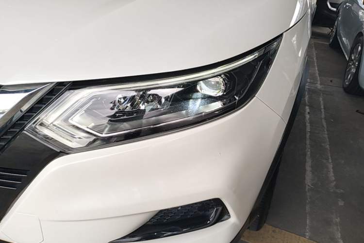 Used Nissan Qashqai 2019 2.0L CVT Luxury Edition Left Front Headlight