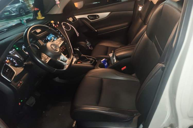 Used Nissan Qashqai 2019 2.0L CVT Luxury Edition Left Front Seat