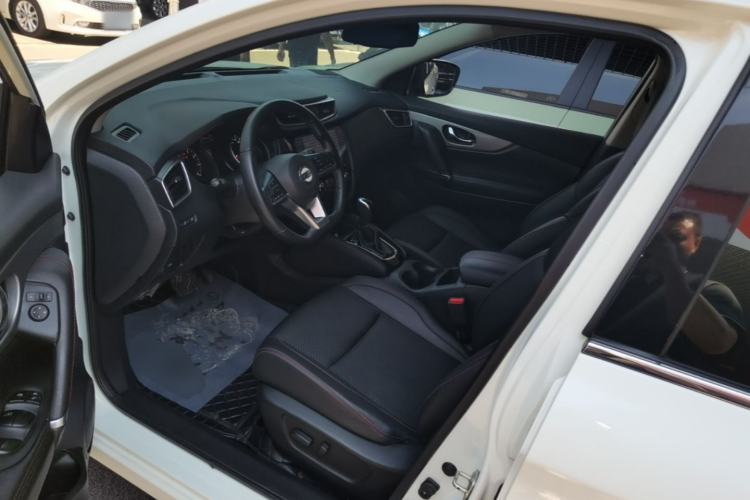 Used Nissan Qashqai 2019 2.0L CVT Luxury Edition Left Front Seat