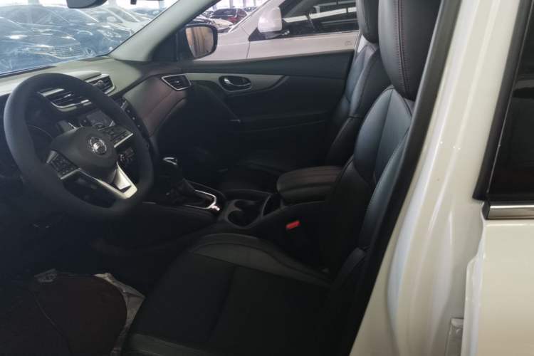Used Nissan Qashqai 2019 2.0L CVT Luxury Edition Left Front Seat