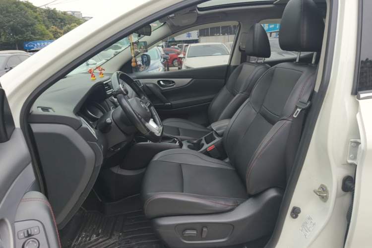 Used Nissan Qashqai 2019 2.0L CVT Luxury Edition Left Front Seat