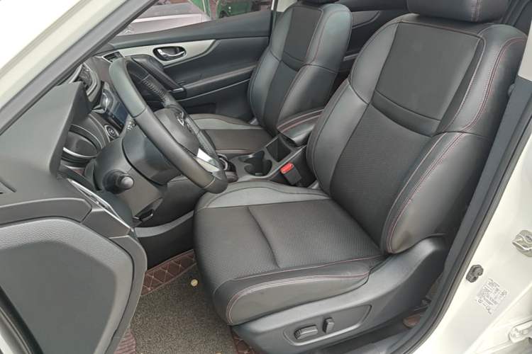 Used Nissan Qashqai 2019 2.0L CVT Luxury Edition Left Front Seat