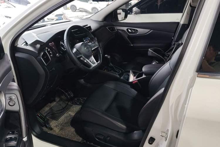 Used Nissan Qashqai 2019 2.0L CVT Luxury Edition Left Front Seat