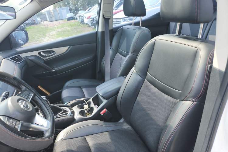 Used Nissan Qashqai 2019 2.0L CVT Luxury Edition Left Front Seat