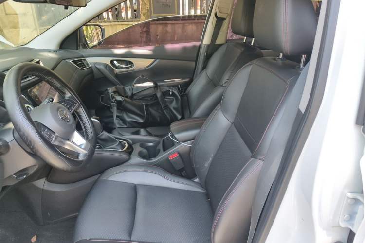 Used Nissan Qashqai 2019 2.0L CVT Luxury Edition Left Front Seat