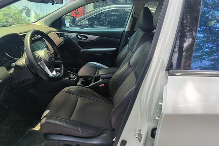 Used Nissan Qashqai 2019 2.0L CVT Luxury Edition Left Front Seat