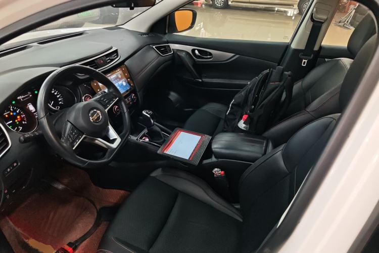 Used Nissan Qashqai 2019 2.0L CVT Luxury Edition Left Front Seat