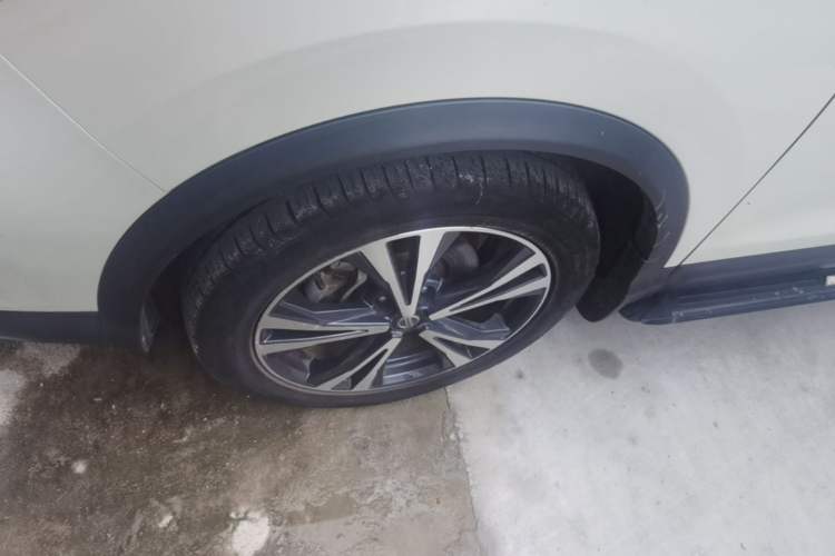 Used Nissan Qashqai 2019 2.0L CVT Luxury Edition Left Front Wheel Hub