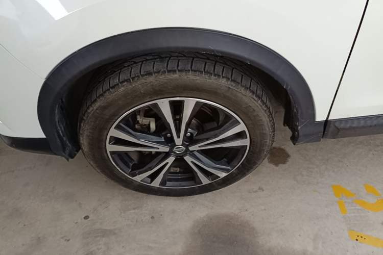 Used Nissan Qashqai 2019 2.0L CVT Luxury Edition Left Front Wheel Hub