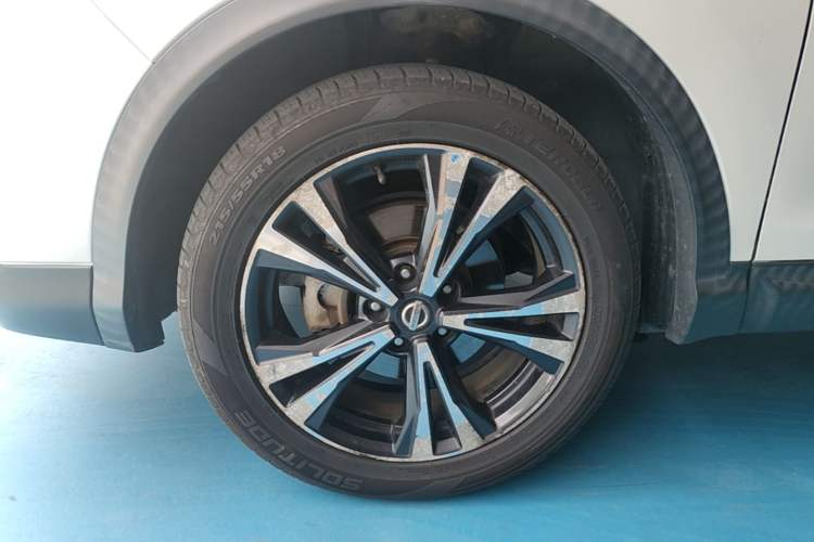 Used Nissan Qashqai 2019 2.0L CVT Luxury Edition Left Front Wheel Hub