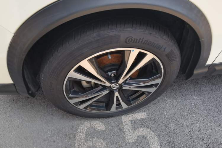 Used Nissan Qashqai 2019 2.0L CVT Luxury Edition Left Front Wheel Hub