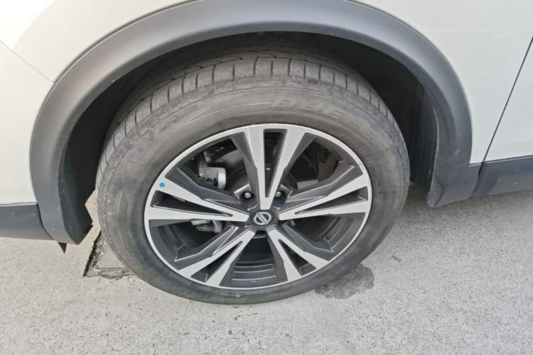 Used Nissan Qashqai 2019 2.0L CVT Luxury Edition Left Front Wheel Hub