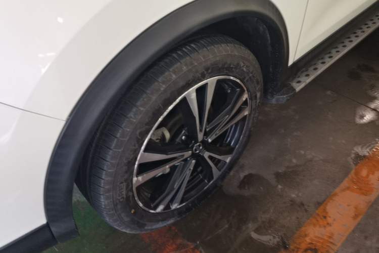 Used Nissan Qashqai 2019 2.0L CVT Luxury Edition Left Front Wheel Hub