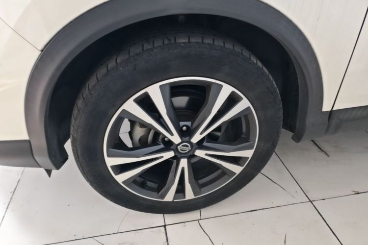 Used Nissan Qashqai 2019 2.0L CVT Luxury Edition Left Front Wheel Hub