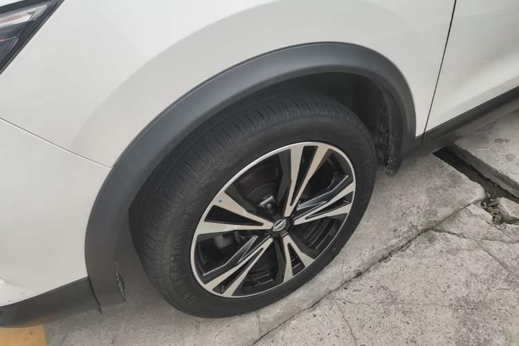 Used Nissan Qashqai 2019 2.0L CVT Luxury Edition Left Front Wheel Hub