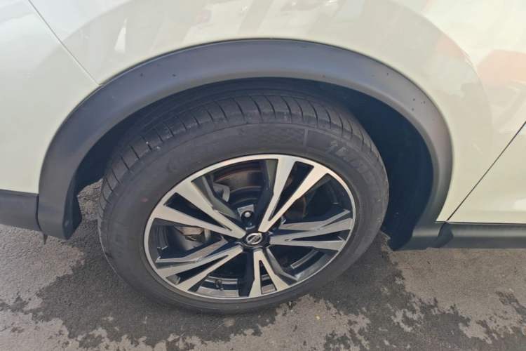 Used Nissan Qashqai 2019 2.0L CVT Luxury Edition Left Front Wheel Hub
