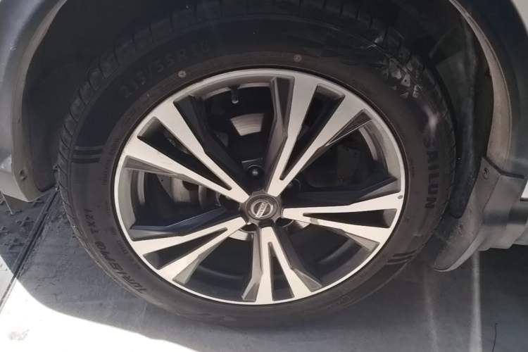 Used Nissan Qashqai 2019 2.0L CVT Luxury Edition Left Front Wheel Hub