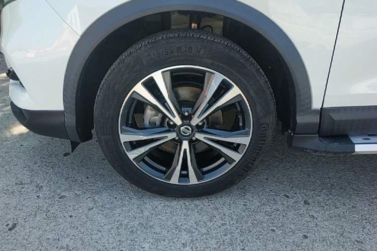 Used Nissan Qashqai 2019 2.0L CVT Luxury Edition Left Front Wheel Hub