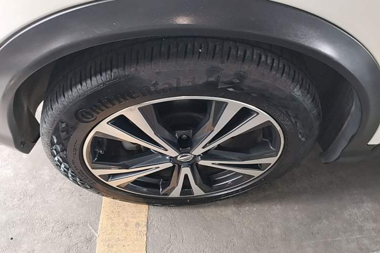 Used Nissan Qashqai 2019 2.0L CVT Luxury Edition Left Front Wheel Hub