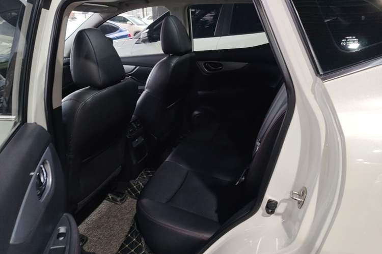 Used Nissan Qashqai 2019 2.0L CVT Luxury Edition Left Rear Seat