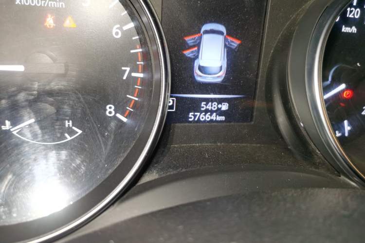 Used Nissan Qashqai 2019 2.0L CVT Luxury Edition Odometer Close Up