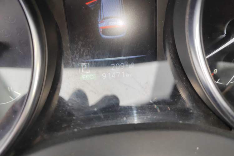 Used Nissan Qashqai 2019 2.0L CVT Smart Enjoyment Version Odometer Close Up
