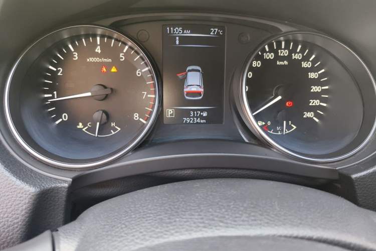 Used Nissan Qashqai 2019 2.0L CVT Luxury Edition Odometer Close Up
