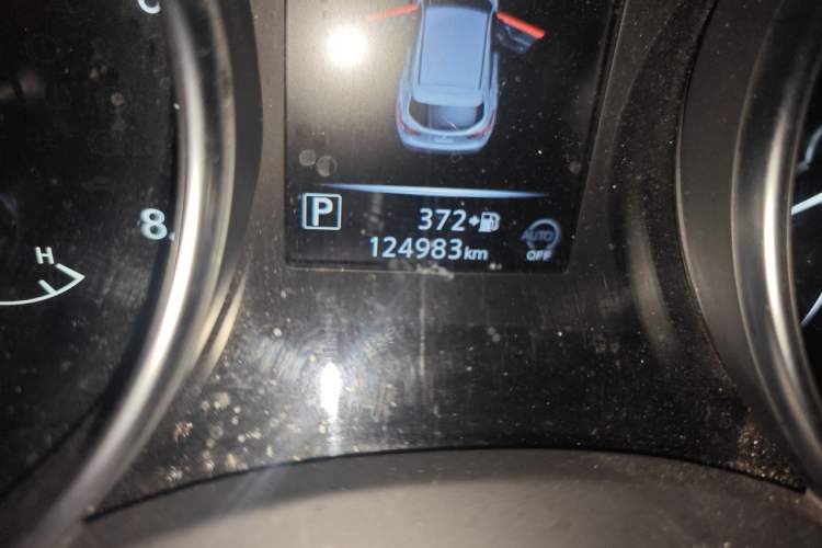 Used Nissan Qashqai 2019 2.0L CVT Luxury Edition Odometer Close Up