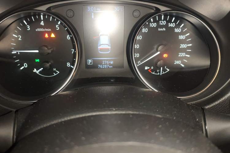 Used Nissan Qashqai 2019 2.0L CVT Luxury Edition Odometer Close Up