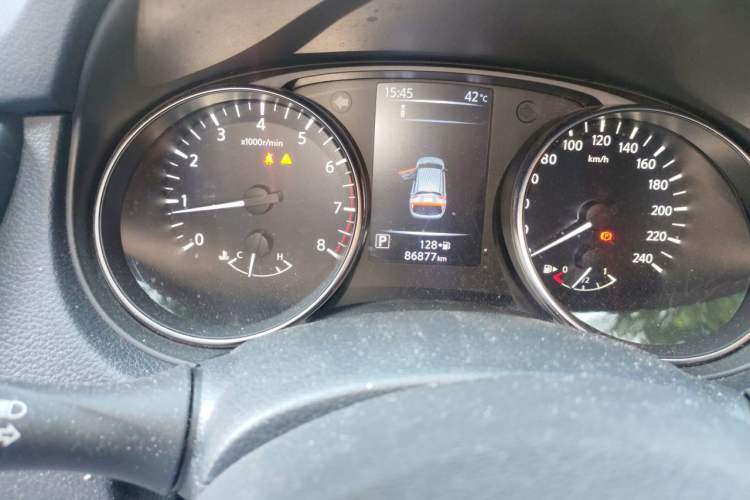 Used Nissan Qashqai 2019 2.0L CVT Luxury Edition Odometer Close Up