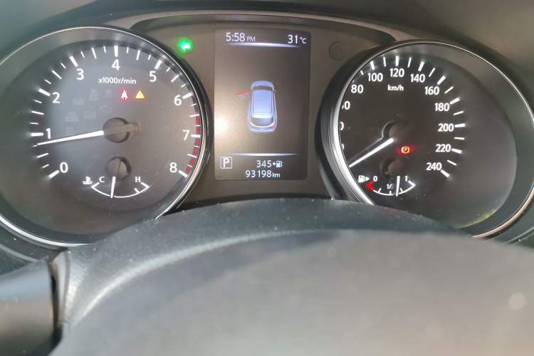 Used Nissan Qashqai 2019 2.0L CVT Smart Enjoyment Version Odometer Close Up