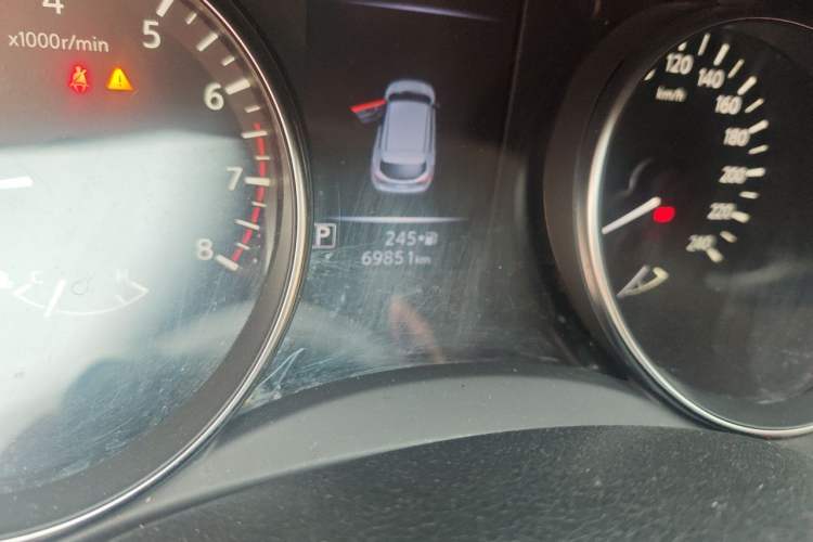Used Nissan Qashqai 2019 2.0L CVT Luxury Edition Odometer Close Up