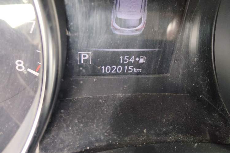 Used Nissan Qashqai 2019 2.0L CVT Luxury Edition Odometer Close Up