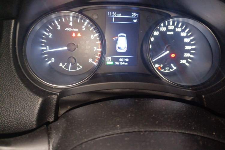 Used Nissan Qashqai 2019 2.0L CVT Luxury Edition Odometer Close Up