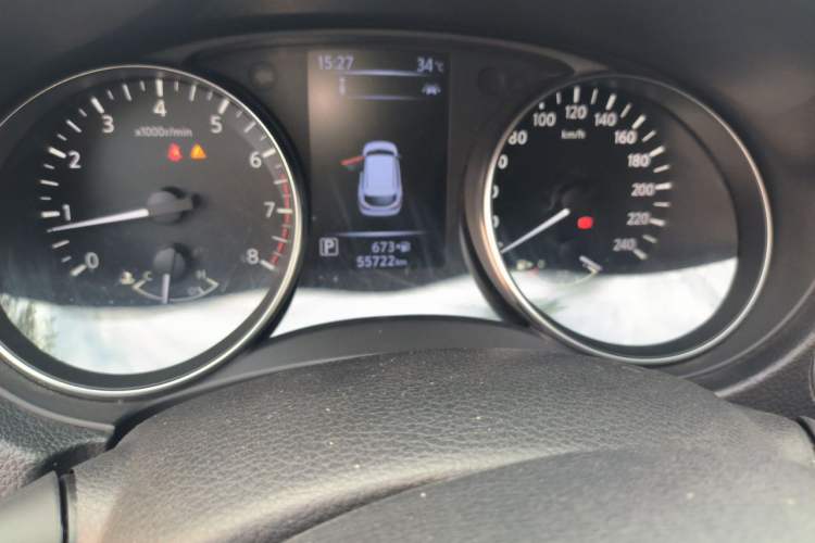 Used Nissan Qashqai 2019 2.0L CVT Luxury Edition Odometer Close Up