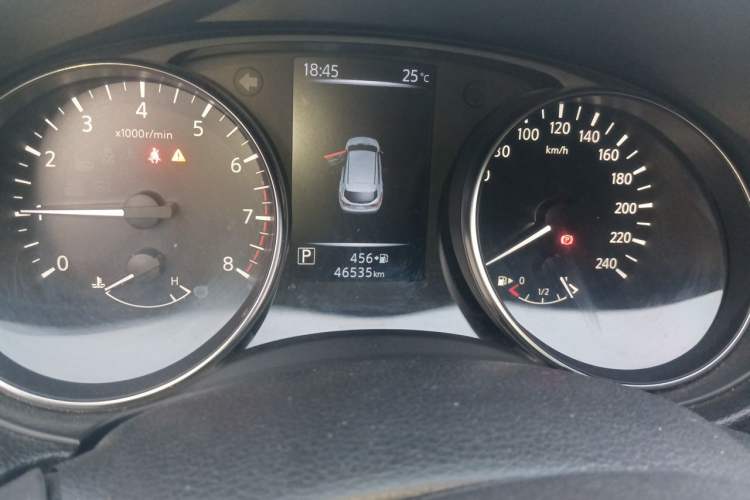 Used Nissan Qashqai 2019 2.0L CVT Smart Enjoyment Version Odometer Close Up