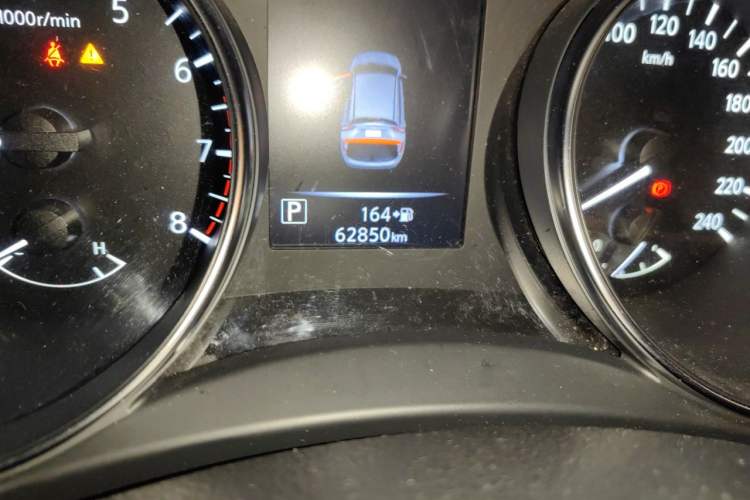 Used Nissan Qashqai 2019 2.0L CVT Luxury Edition Odometer Close Up