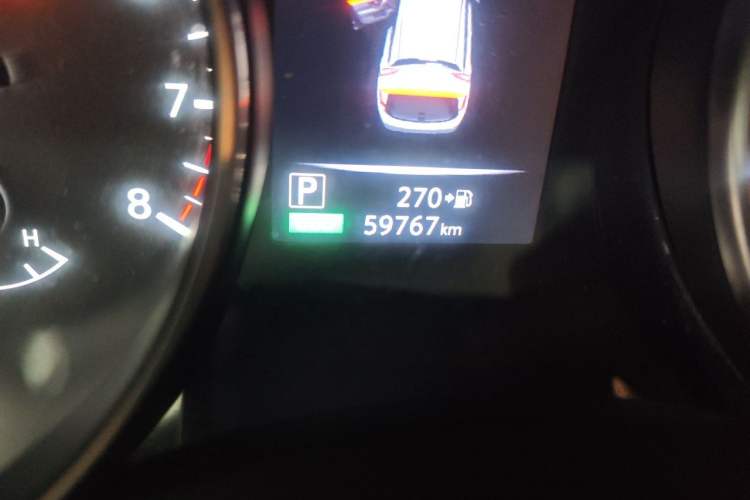 Used Nissan Qashqai 2019 2.0L CVT Luxury Edition Odometer Close Up